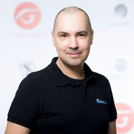Trainer Rafael Peter Mischewski für paraMED und Scalp Optic Hair